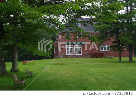 西式建築在森林裡 27335912