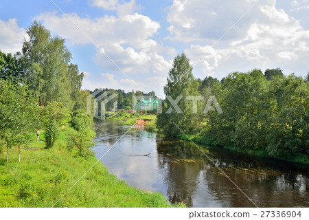 A view of the river Oredezh and a country house  27336904