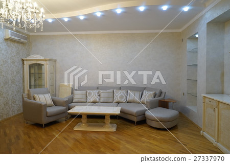 Beautiful living room interior with hardwood Beautiful living room interior with hardwood 27337970