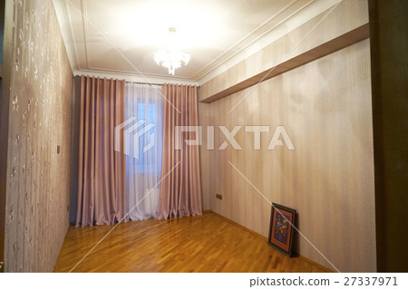 Beautiful living room interior with hardwood Beautiful living room interior with hardwood 27337971