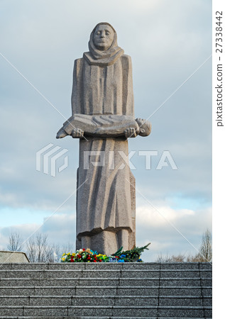 Monument famine in Ukraine 27338442