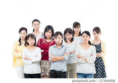 Woman     27340998
