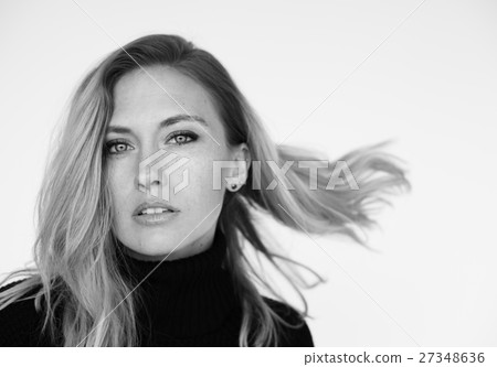 Attractive Woman Casual Caucasian Confident Concept Attractive Woman Casual Caucasian Confident Concept 27348636