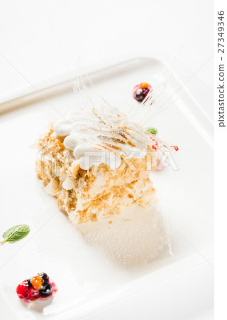 Napoleon cake with berries Napoleon cake with berries 27349346