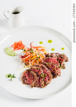 sliced beef sliced beef 27349364