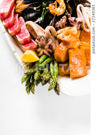 seafood appetizer 27349365
