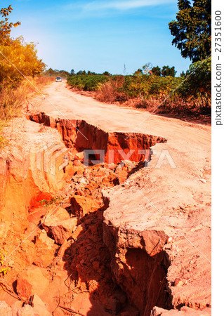 Broke ground on the countryside.. 27351600