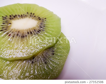 Kiwi  27352506