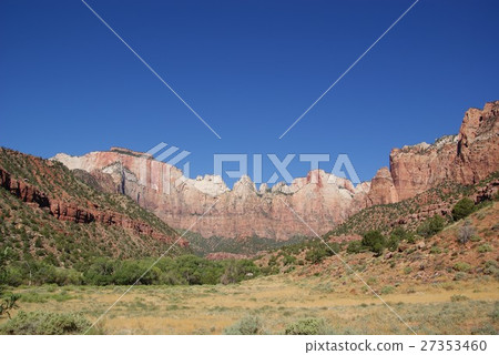 錫安國家公園的寺廟和塔 27353460