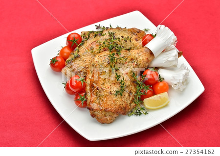 Caution) It is not burning. Basilish Christmas roast chicken (chicken leg, chicken meat grilled) 27354162