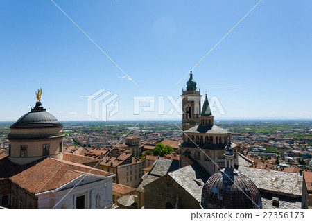 Cathedral in Bergamo, Lombardy, Italy Cathedral in Bergamo, Lombardy, Italy 27356173