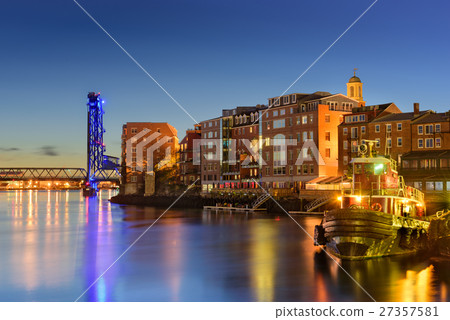 Portsmouth, New Hampshire Portsmouth, New Hampshire 27357581