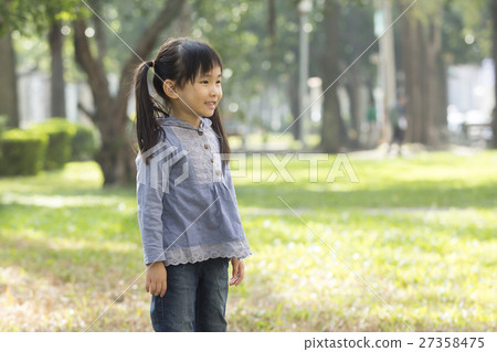 Lawn girl park Lawn girl park 27358475