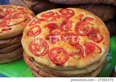 Apulian Tomatoes Bread 27360374