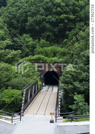 Great Shaded Tunnel Promenade Great Shaded Tunnel Promenade 27362558