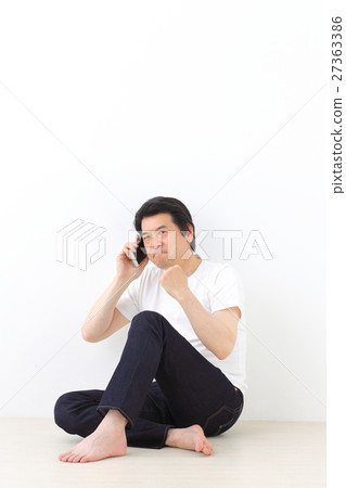 Middle-aged male Middle-aged male 27363386