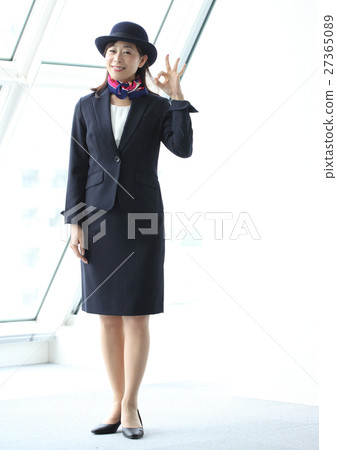 Uniform woman 27365089