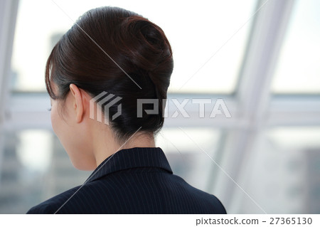 Women's Hairstyles 27365130