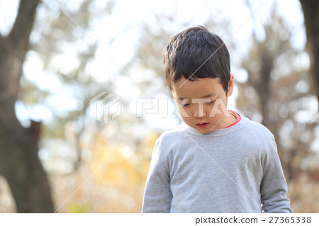 Child spent in nature 27365338