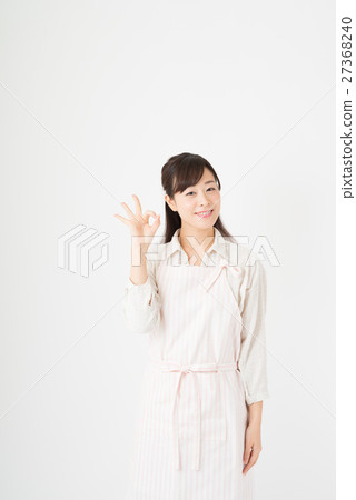 一個圍裙的女人 27368240