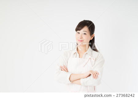 一個圍裙的女人 27368242