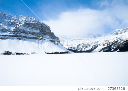 Winter Canadian · Rocky Bow · Lake 27368326