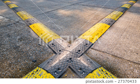road bumps for reduce speed. road bumps for reduce speed. 27370433