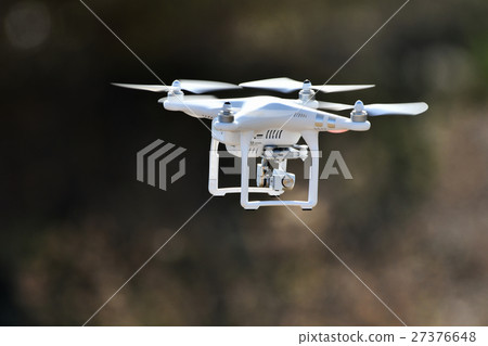 飛行中的無人機 27376648