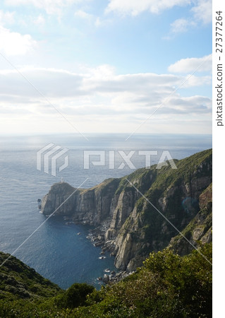 Ozose Saito燈塔,可以在陡峭的懸崖壁盡頭看到,日本長崎縣長崎縣福江島的完美景觀 Ozose Saito燈塔,可以在陡峭的懸崖壁盡頭看到,日本長崎縣長崎縣福江島的完美景觀 27377264