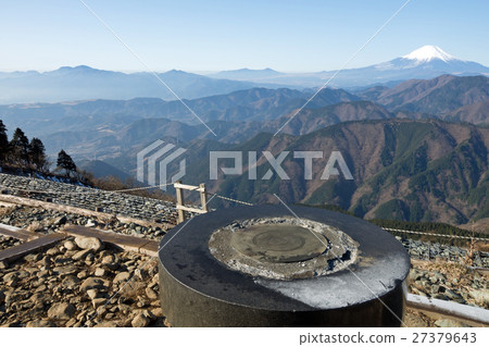 富士觀景台和導遊板（來自Tanzawa Sanno） 27379643