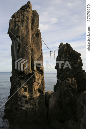 夫婦岩石在Kagaoka,室戶市,高知縣 夫婦岩石在Kagaoka,室戶市,高知縣 27379970