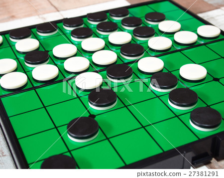 Othello game 27381291