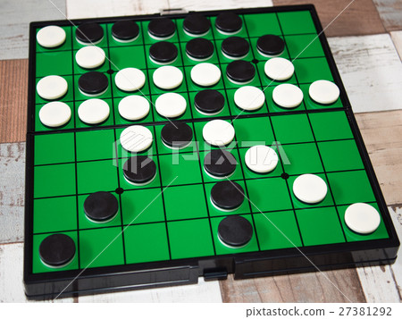 Othello game 27381292