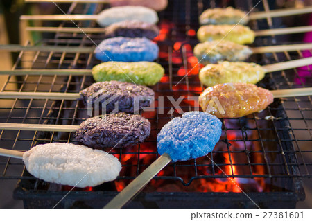 Grilled sticky rice with egg. Grilled sticky rice with egg. 27381601