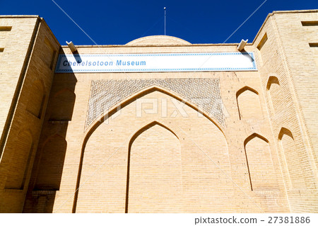 in iran old   window 27381886