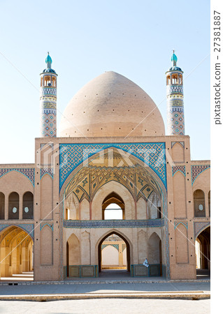 in iran the  old       mosque 27381887
