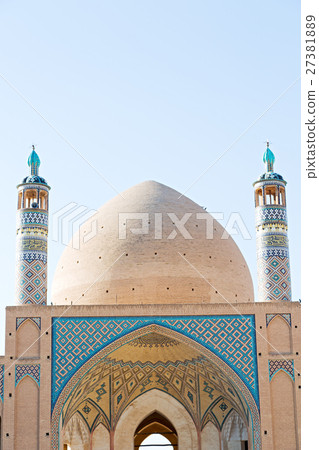 in iran the  old       mosque 27381889