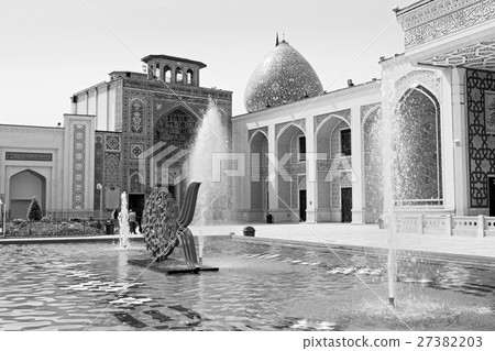 in iran the old fountain mosque in iran the old fountain mosque 27382203