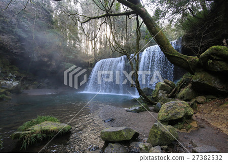 Kobataki Falls in Oguni Town, Kumamoto Prefecture Kobataki Falls in Oguni Town, Kumamoto Prefecture 27382532