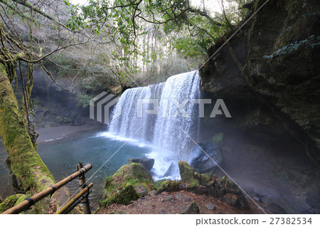 Kobataki Falls in Oguni Town, Kumamoto Prefecture Kobataki Falls in Oguni Town, Kumamoto Prefecture 27382534