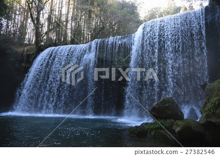Kobataki瀑佈在熊本縣小國町 Kobataki瀑佈在熊本縣小國町 27382546