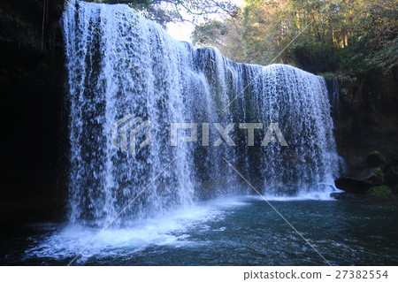 Kobataki Falls in Oguni Town, Kumamoto Prefecture 27382554
