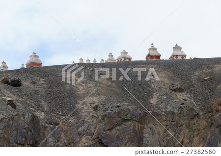 Death kit pontoon of Gompa Death kit pontoon of Gompa 27382560