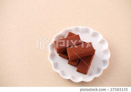 raw chocolate 27383135