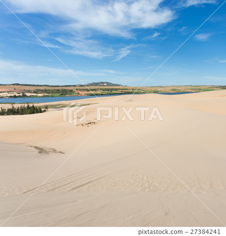 white sand dune desert in Mui Ne, Vietnam white sand dune desert in Mui Ne, Vietnam 27384241
