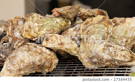 Grilled oyster 27384435