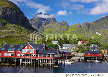 Picturesque village on Lofoten 27386468