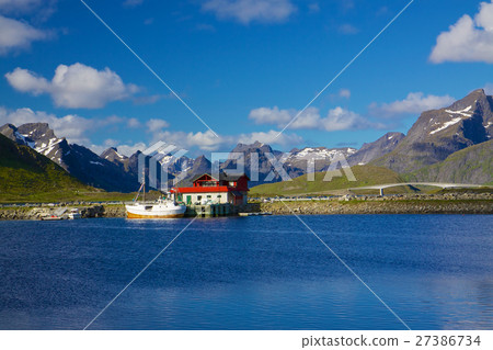 Scenic Lofoten in Norway Scenic Lofoten in Norway 27386734