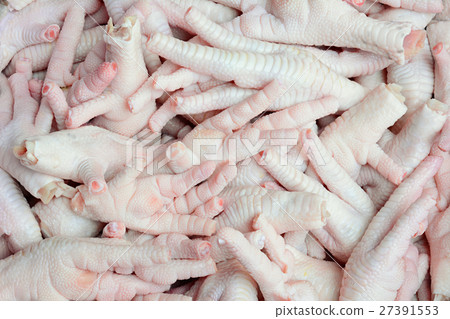 Uncooked chicken feet for food background Uncooked chicken feet for food background 27391553