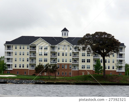 Building on a shor of Chesapeake Bay 2016 Building on a shor of Chesapeake Bay 2016 27392321